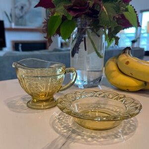 Vintage yellow glass bowl and creamer/gravy server